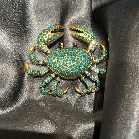 NWOT Teal Crystal and gold Crab Brooch - Picture 4 of 4